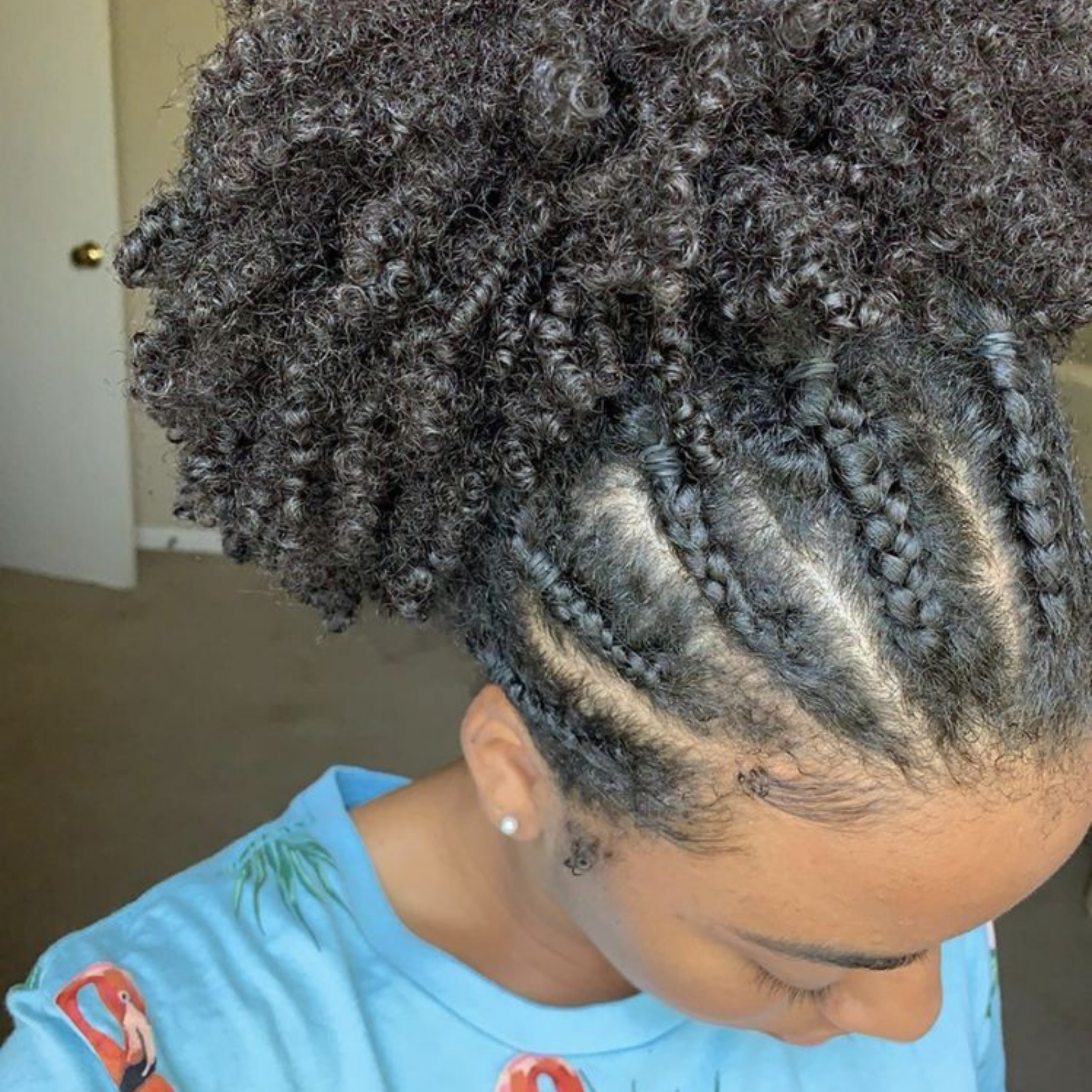 Nattes collées à l’avant